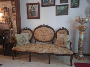 Large duplex apartment with spa 10min walk from Malta Airport - sleeps 7