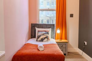 Two Three Bedrooms Apartment Next To Hove Beach