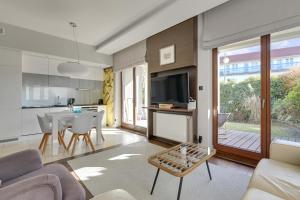 Blue Marlin z ogrodem by Grand Apartments