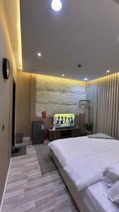 Modern & Close to Airport Apartment مسكن عصري بالقرب من المطار غرفة و صالة