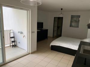 Studio in central Cannes, terrace, close to the beach