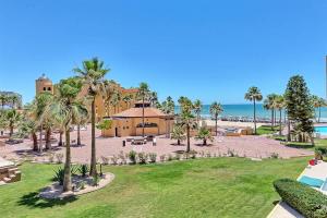 Stunning Views in 2nd Level Condo Princesa B-203