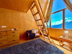 Awe Glamping