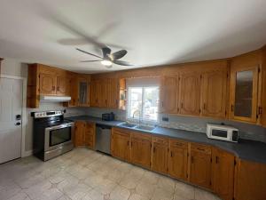 3 BR Apartment Near Wesleyan 202