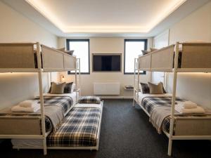 Mount Buller Chalet Easy 5 min Walk to Lifts Sleeps 12