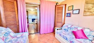 Apartment 4 beds with SEA VIEW in Marinella just 200 mt from the sea
