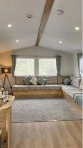 Beautiful 8 Berth Caravan At Heacham Beach In Norfolk Ref 21004R