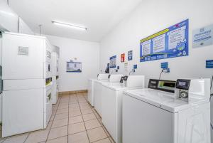 Live Downtown 2BR Apartment 2TV near Downtown