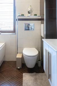 SkyCloud Bansko Cozy Modern 1 Min to Gondola