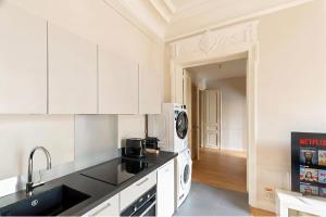 Eiffel View - Chic 1BR - Palais des Congrès