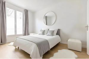 Modern 1BR - Sleeps 5 - Prime 16th Location