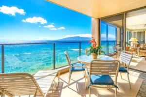 NEW Mahana Resort Spacious and Recently Remodeled Oceanfront 1-Bedroom Villa with Beach Amenities Includes FREE Rental Car MAH-814 by KBM