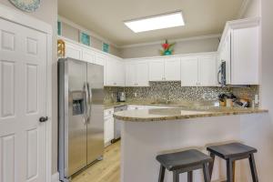 Less Than 1 Mi to Beach 30A Escape with Bikes and Pool Access