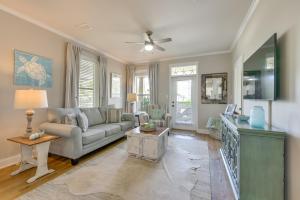 Less Than 1 Mi to Beach 30A Escape with Bikes and Pool Access