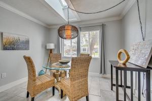 Pet-Friendly Melbourne Retreat with Lanai and Hammock!