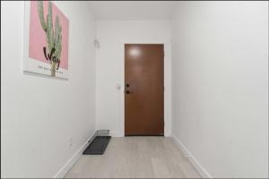 3 bedrooms 2 bathrooms