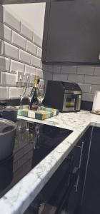 Cheadle l 2-Bed Flat l Near Airport & Christie