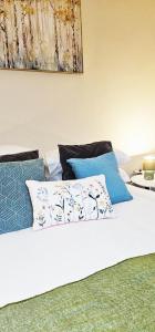 Cheadle l 2-Bed Flat l Near Airport & Christie