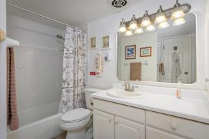 Top Floor Oceanfront Condominium in Kailua-Kona