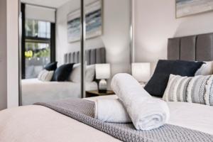 2Bdrm Apt with Lge Terrace near Sthn Cross Station
