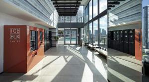 Miami-Brickell with Skyline views Luxury High Rise 2BR-2BATH - walking distance to KASEYA - HEAT ARENA - BAYSIDE - PORT OF MIAMI CRUISE SHIPS