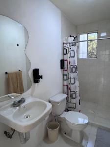 condominio, 5 albercas, 3 camas, 3 estacionamientos