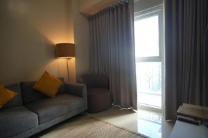 Cozy Modern 1BR Condo with Pool Access and near Okada