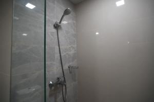 Cozy Modern 1BR Condo with Pool Access and near Okada