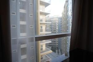 Cozy Modern 1BR Condo with Pool Access and near Okada