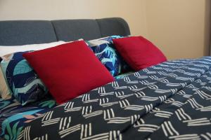 Cozy Modern 1BR Condo with Pool Access and near Okada