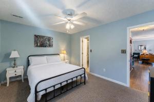 Charming 3-Bed Beach House with Hot Tub & BBQ