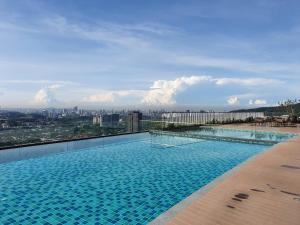 Posh at Sunway 163 by Ooakstay