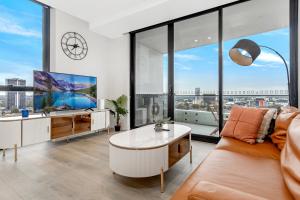 Skyline Views 2BR and 1 Study in Liverpool