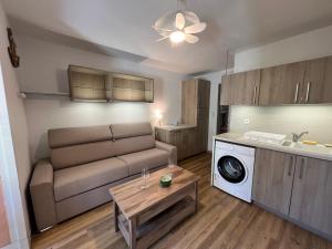 Appartement T2 cabine avec terrasse et parking sécurisé à Sète - FR-1-338-402