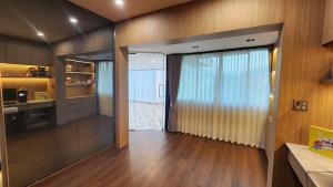 Premium Furnished Home and Free Driver 50 km Per day