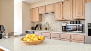 Cloud 9 by AvantStay Located at the Base of Vail Ski Resort w Community Pool Hot Tub