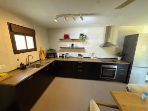 Villa Trompetilla & Casa Cactus Luxury Wellness Villa with Pool, Yoga Studio & Hammam for 20p in Montes de Málaga 40 min to Malaga city