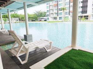 Wavewillow Homestay Sri Utama Condominium