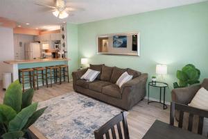 BBQ Pits Private Beach Access Pool & Hot Tub