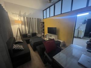 Roxys Cozy 1BHK Dalanwala Pet Friendly