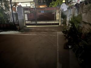 Roxys Cozy 1BHK Dalanwala Pet Friendly