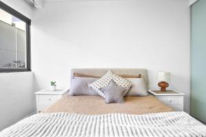 Cozy 2Beds APT with Pool Access in Waterloo