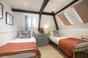 Cosy 2 Bed Cotswold Stone Cottage in Cirencester