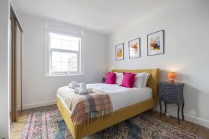 5-Bed Period Home Opposite Kingsholm Stadium