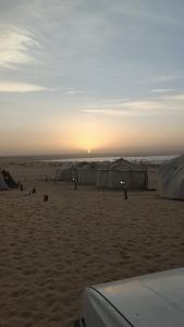 خيمة في الصحراء