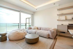 Ostend Beachfront Skyline Retreat