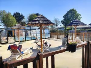 Camping 3 étoiles - Piscine - à 2 minutes des plages