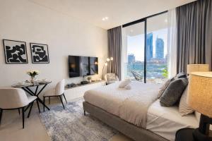 Luxury Studio W Pool & Gym - Binghatti Phoenix