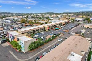 Econo Lodge Inn & Suites Escondido Downtown