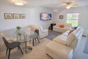 2 Levels Pool Near Beach 2 Patios